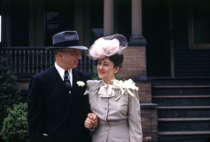 Beautiful Vintage Photos of Lovely Couples from the 1940s