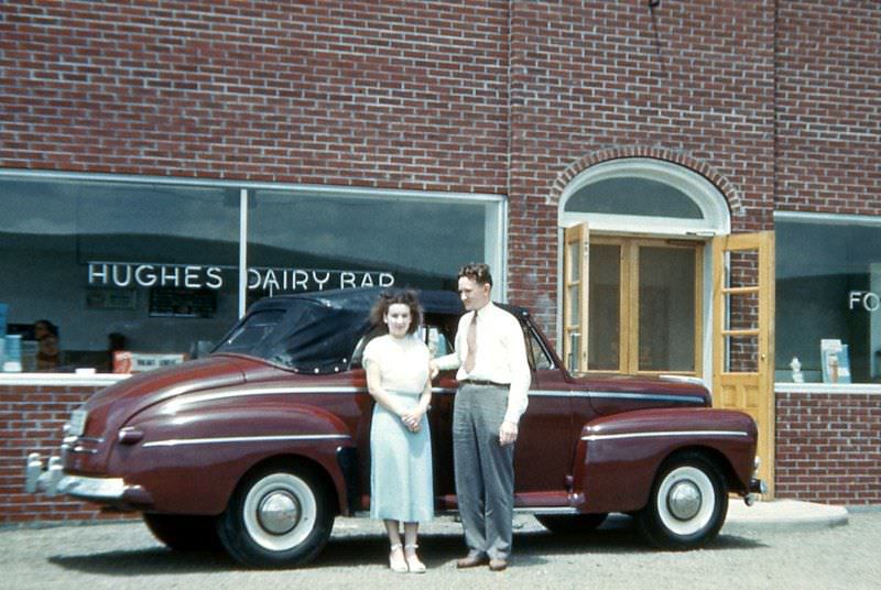 Beautiful Vintage Photos of Lovely Couples from the 1940s