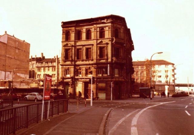 At the Kurpfalzkreisel-the Bürgerautomat, 1973