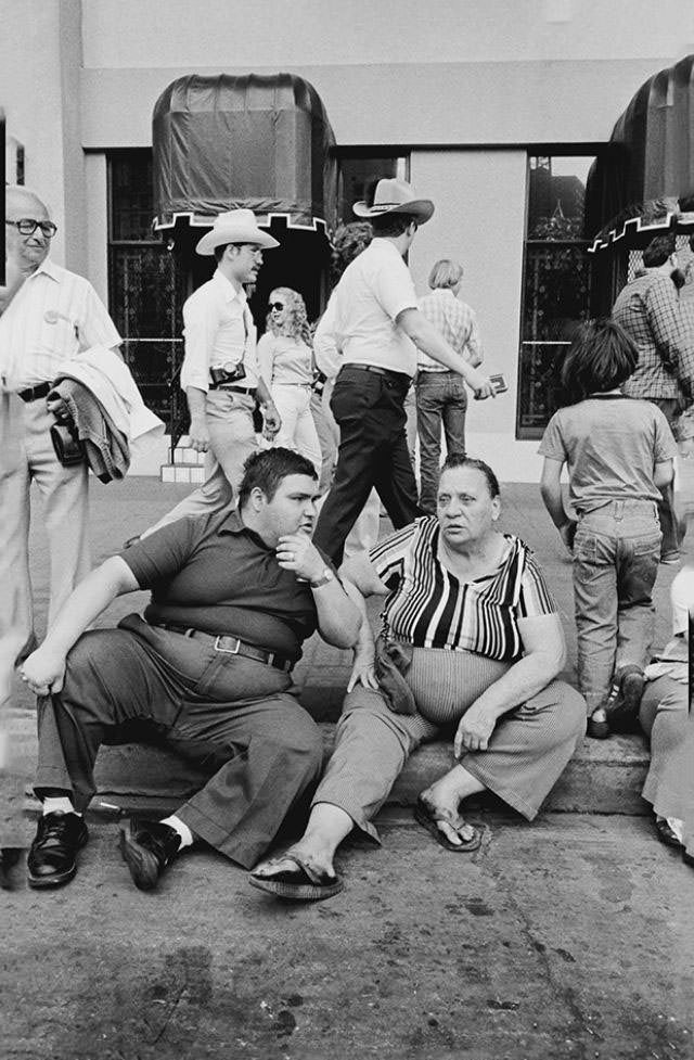 Fabulous Photos of Mardi Gras, New Orleans from the 1970s and 1980s by Bruce Gilden