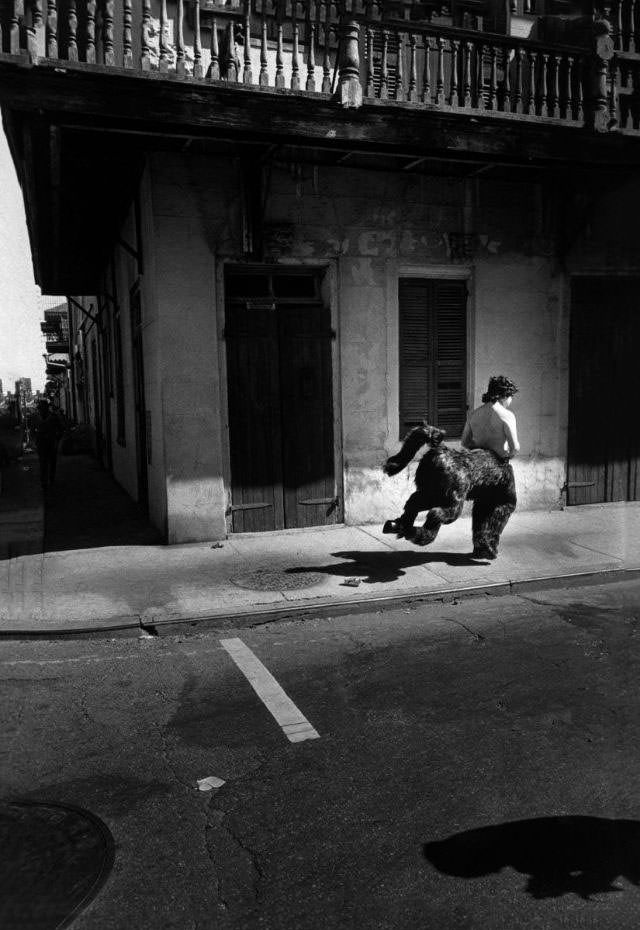 Fabulous Photos of Mardi Gras, New Orleans from the 1970s and 1980s by Bruce Gilden