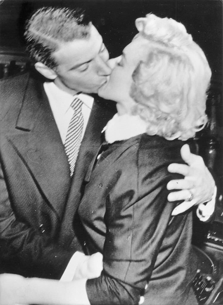 Marilyn Monroe married Joe DiMaggio in San Francisco