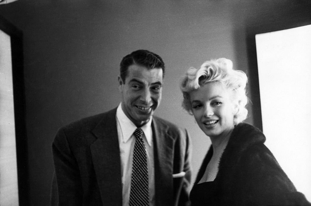 Marilyn Monroe with Joe Dimaggio, in 1955 in New York City.