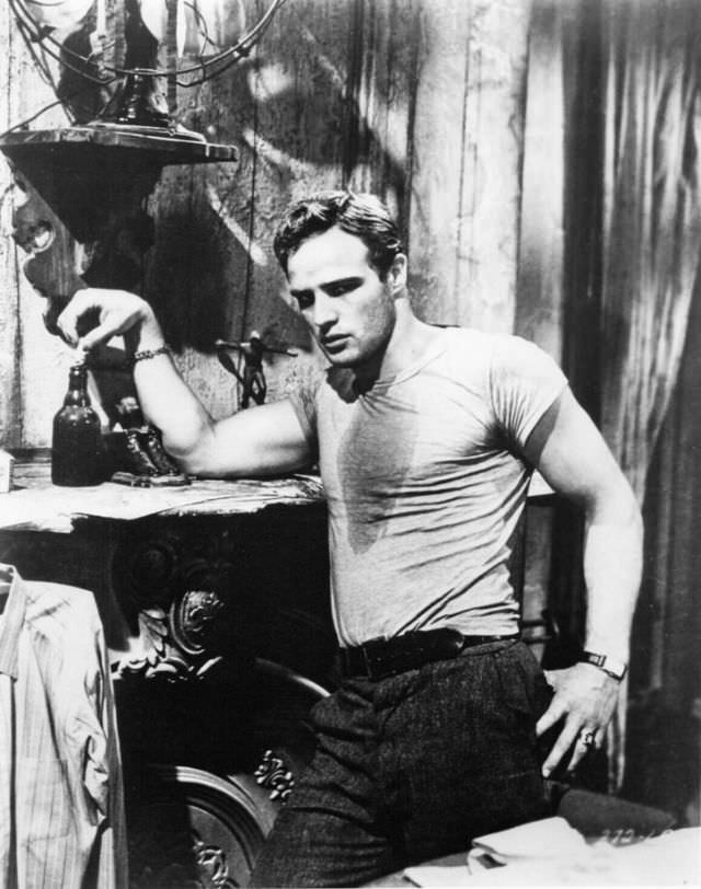 Fabulous Photos of Marlon Brando during the filming of 'On the Waterfront (1954)'