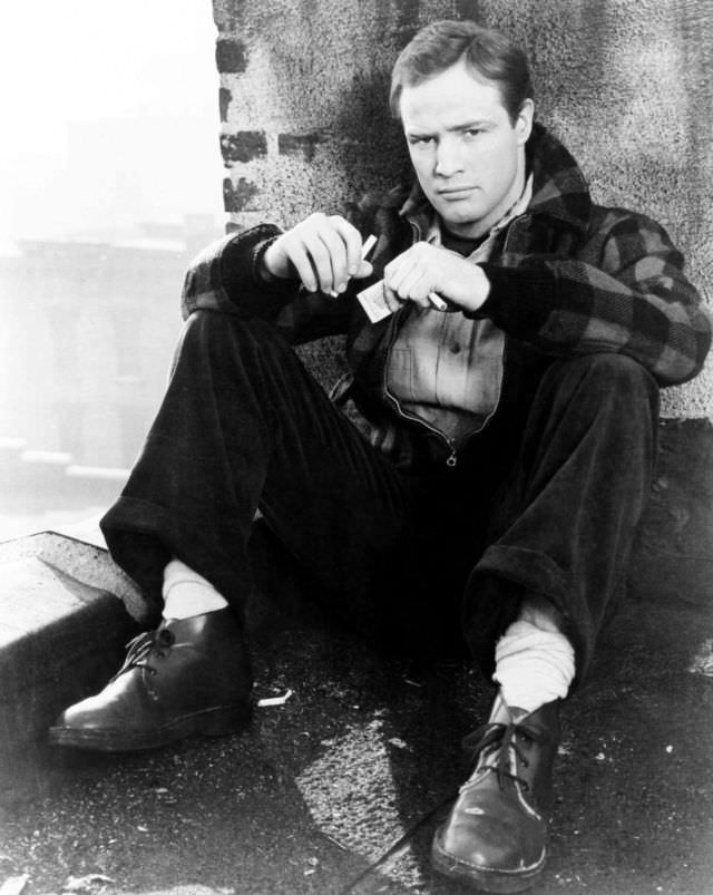 Fabulous Photos of Marlon Brando during the filming of 'On the Waterfront (1954)'