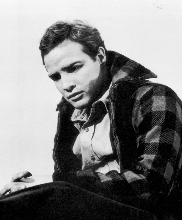 Fabulous Photos of Marlon Brando during the filming of 'On the Waterfront (1954)'