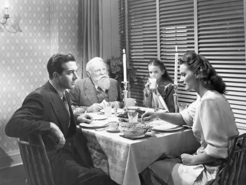 A Holiday Classic: Beautiful Photos from the movie 'Miracle on the 34th Street (1947)'