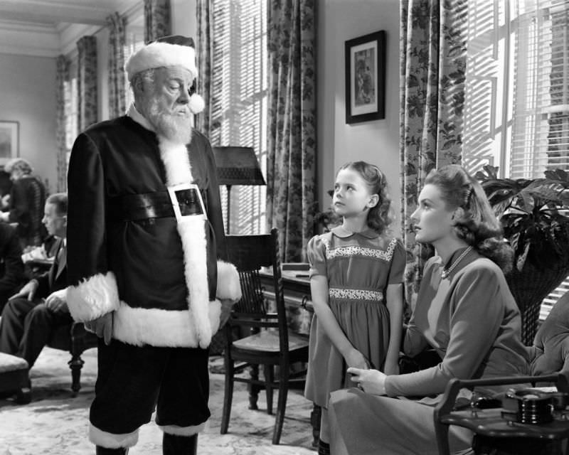 A Holiday Classic: Beautiful Photos from the movie 'Miracle on the 34th Street (1947)'