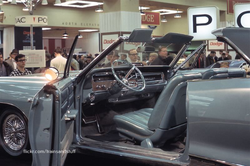 Pontiac Bonneville at the New York Auto Show, 1966
