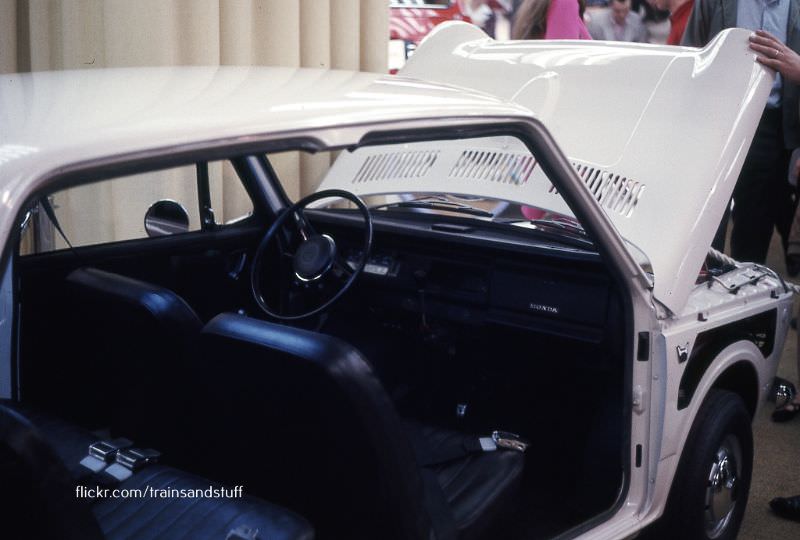 Honda N600 cutaway at the New York Auto Show, 1968