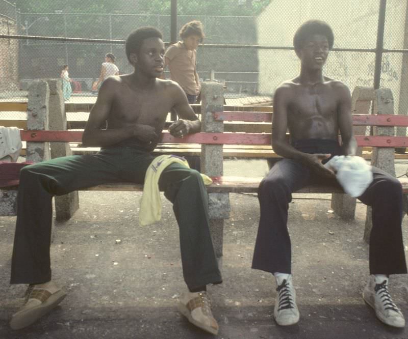 The Street Life of New York City in the 1980s Through the Lens of Steven Siegel