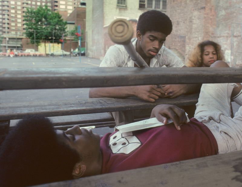 The Street Life of New York City in the 1980s Through the Lens of Steven Siegel