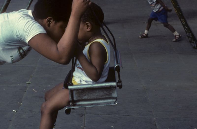 The Street Life of New York City in the 1980s Through the Lens of Steven Siegel