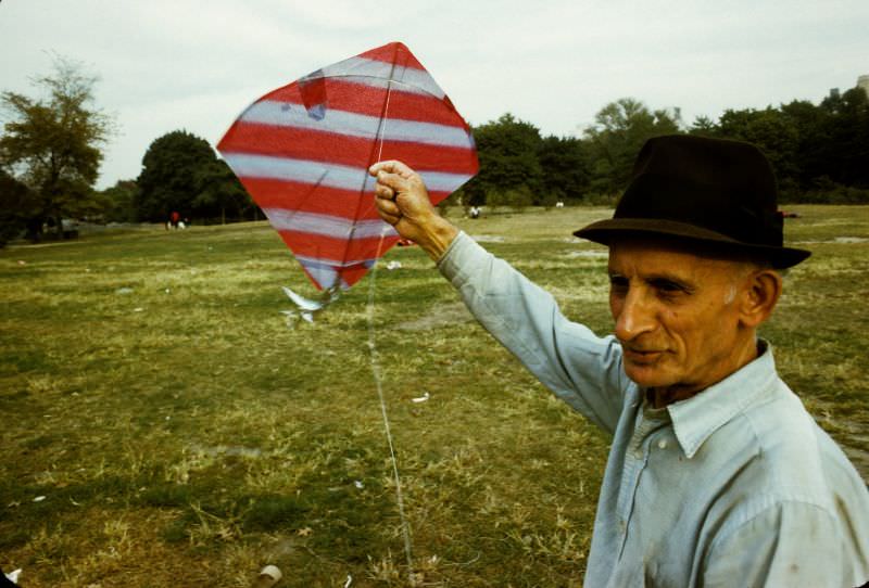 The Street Life of New York City in the 1980s Through the Lens of Steven Siegel