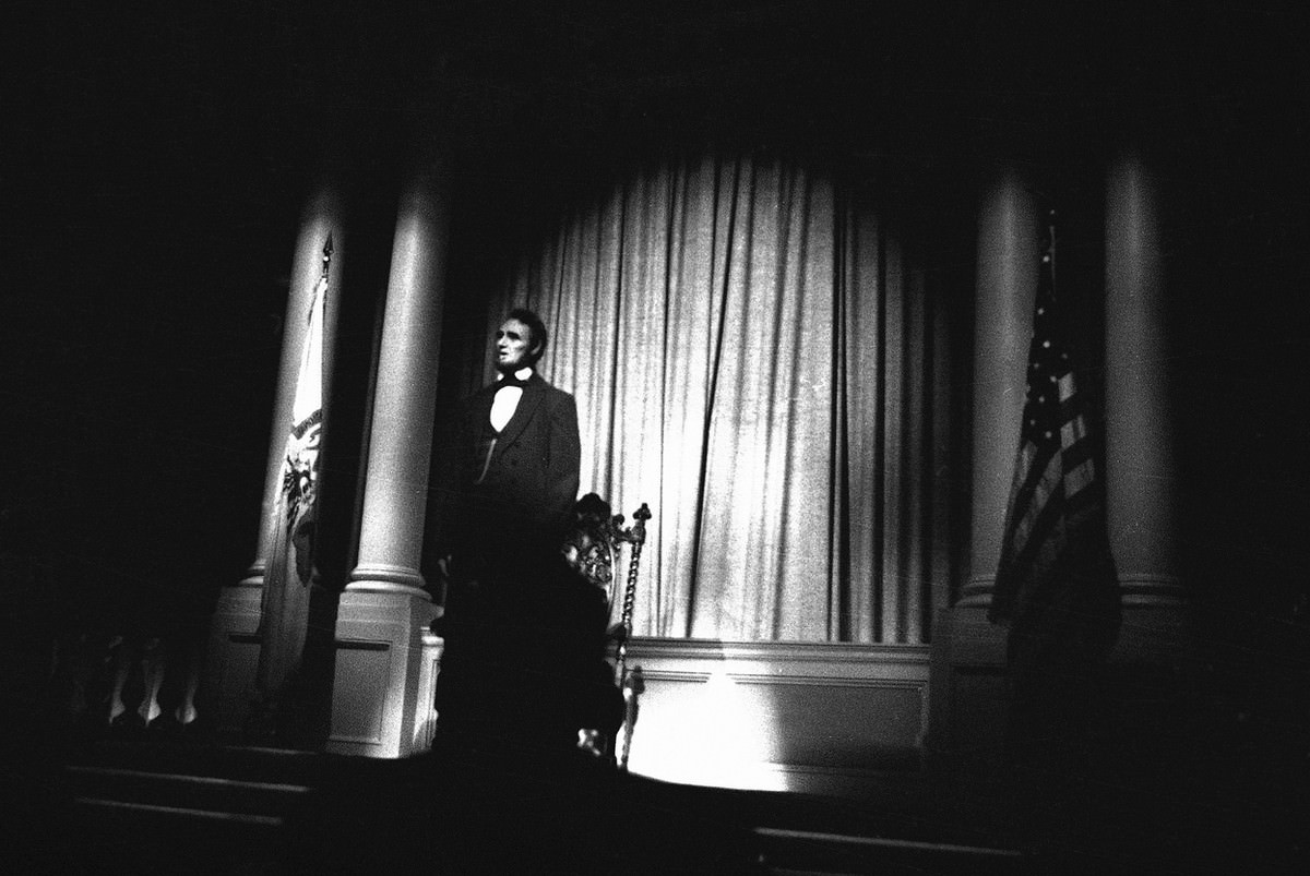 An audio-animatronic Abraham Lincoln.