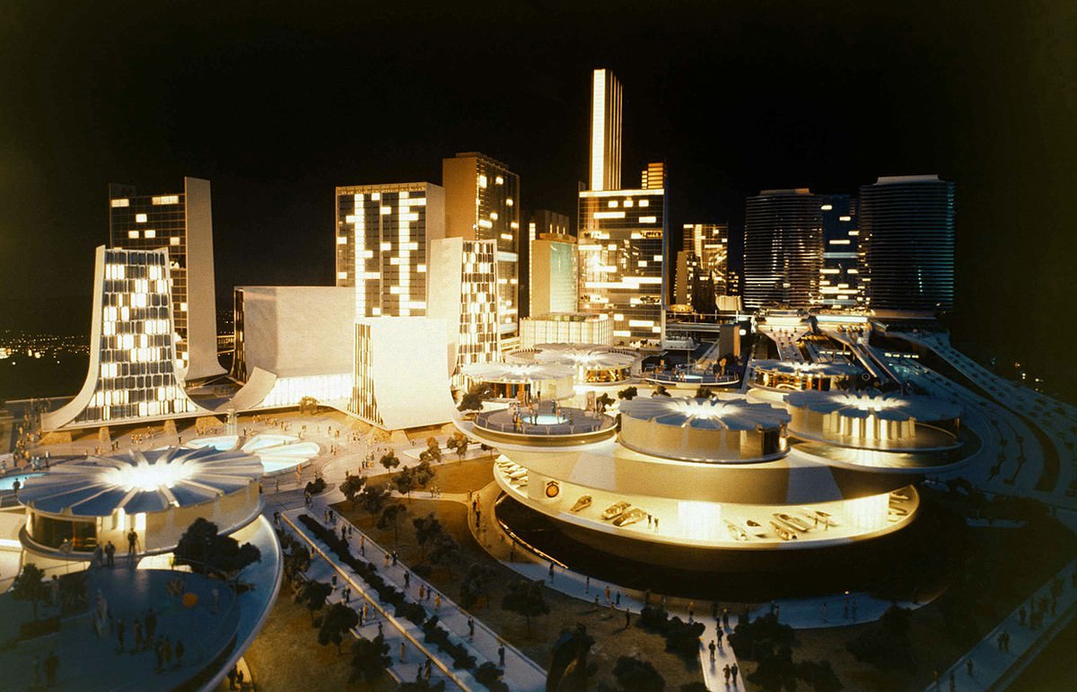 A city of the future offers a dazzling finale to the Futurama exhibit at the New York World's Fair.