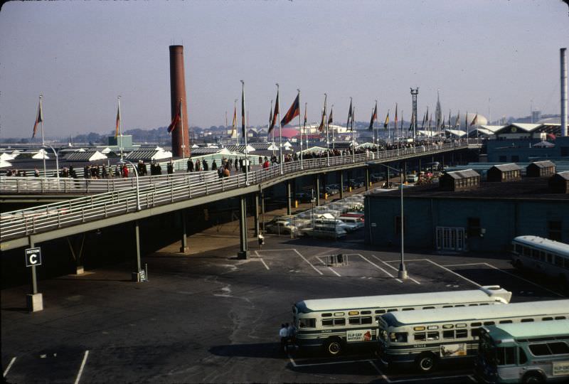 Roosevelt Ave. Entrance