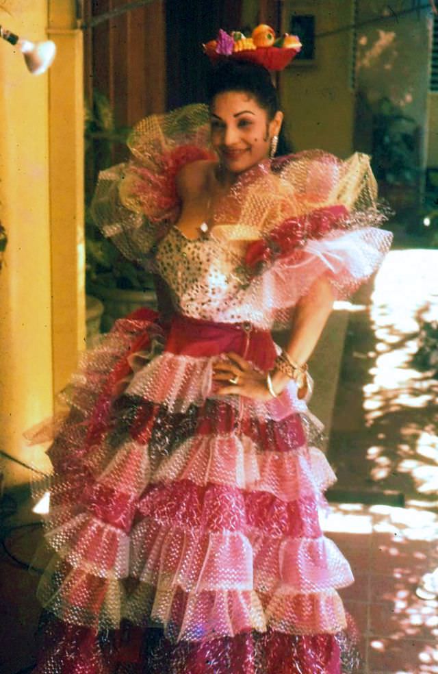 Nicaraguan dancer with a cute little fruit hat at the Gran Hotel