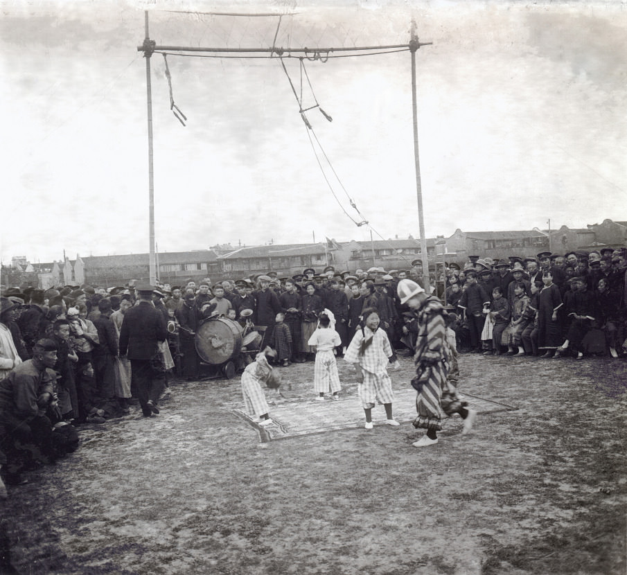 Young Acrobats N°1 French concession, Shanghai, 1930