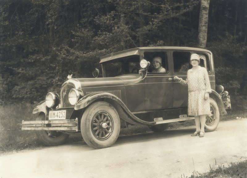 Fabulous Photos of People with their Chrysler Automobiles from the Past