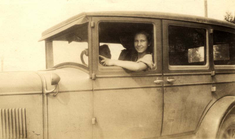 Fabulous Photos of People with their Chrysler Automobiles from the Past