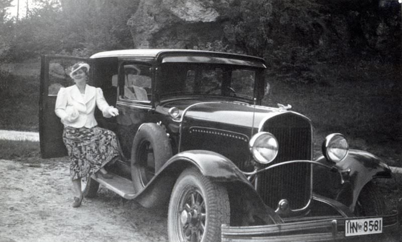 Fabulous Photos of People with their Chrysler Automobiles from the Past