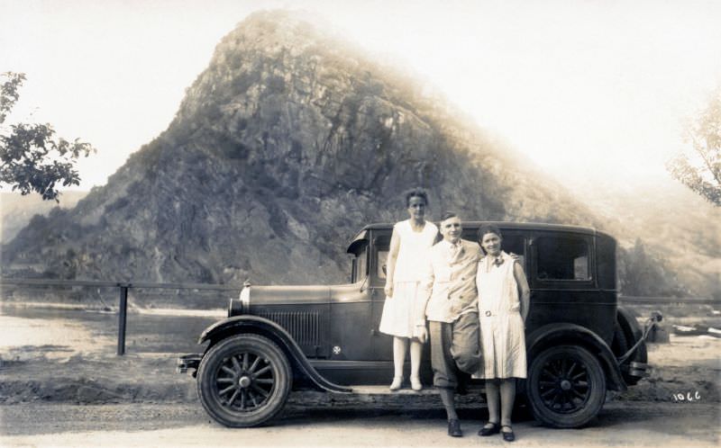 Fabulous Photos of People with their Chrysler Automobiles from the Past