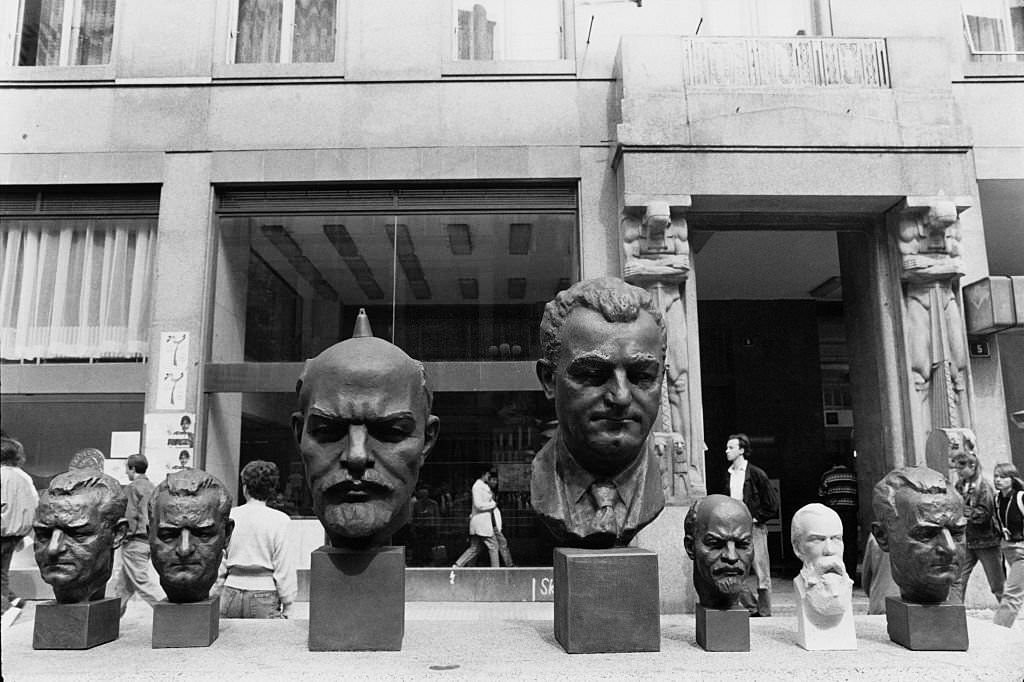 Busts of Communist leaders Vladimir Lenin and Klement Gottwald for sale in Prague, Czechoslovakia, 1990.