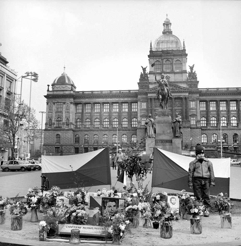 Venceslas boulevard, Prague, 1991