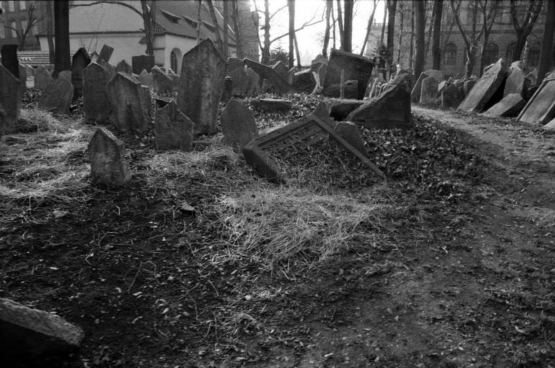 Jewish cemetery, Prague, 1995