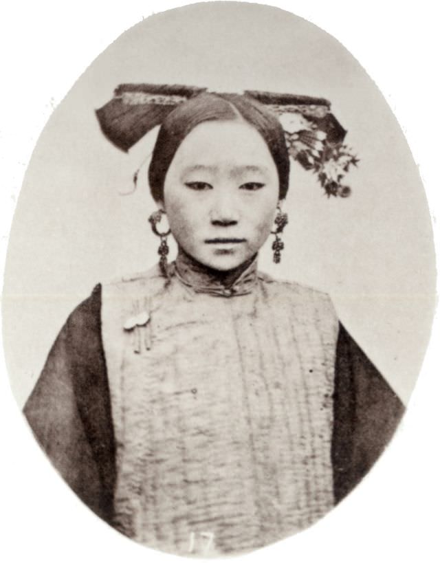 Manchu or Tatar lady, 1868