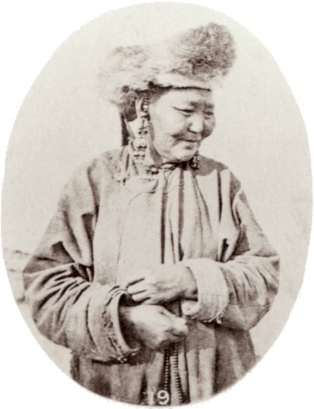 Manchu or Tatar woman, 1868