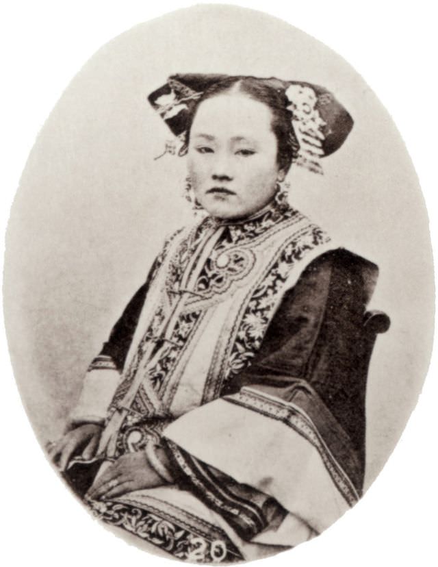Portrait of a Manchu or Tatar lady, 1868