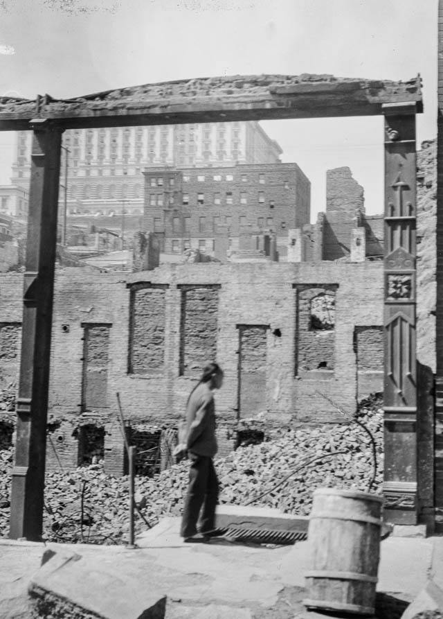 Life in San Francisco's Chinatown at the Turn of the 20th Century by Arnold Genthe