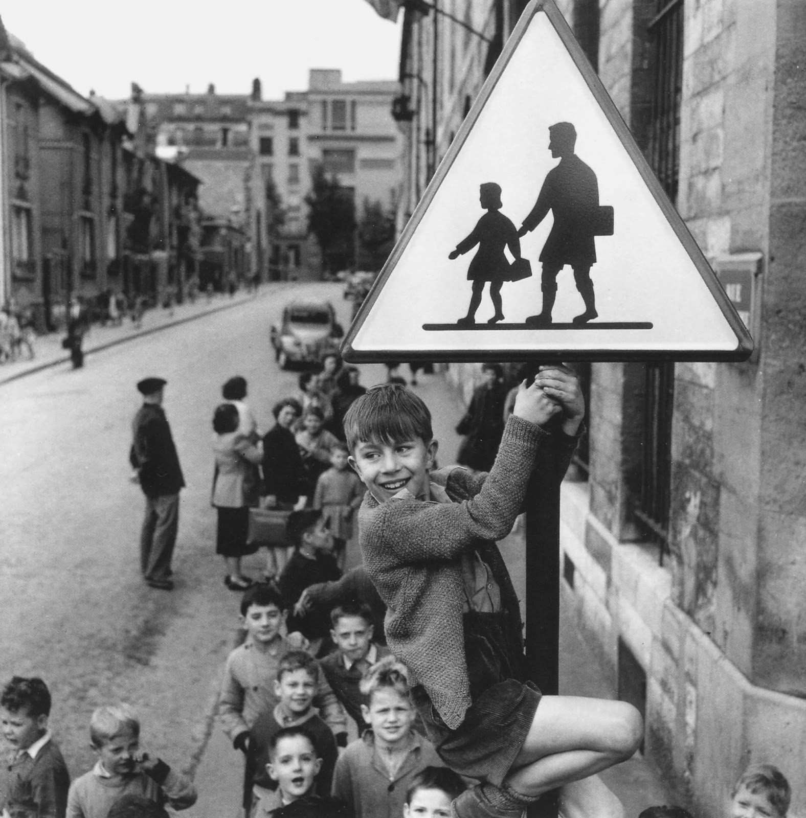 The Street Life of Paris Through the Spectacular Photography of Robert Doisneau, 1930s-1950s