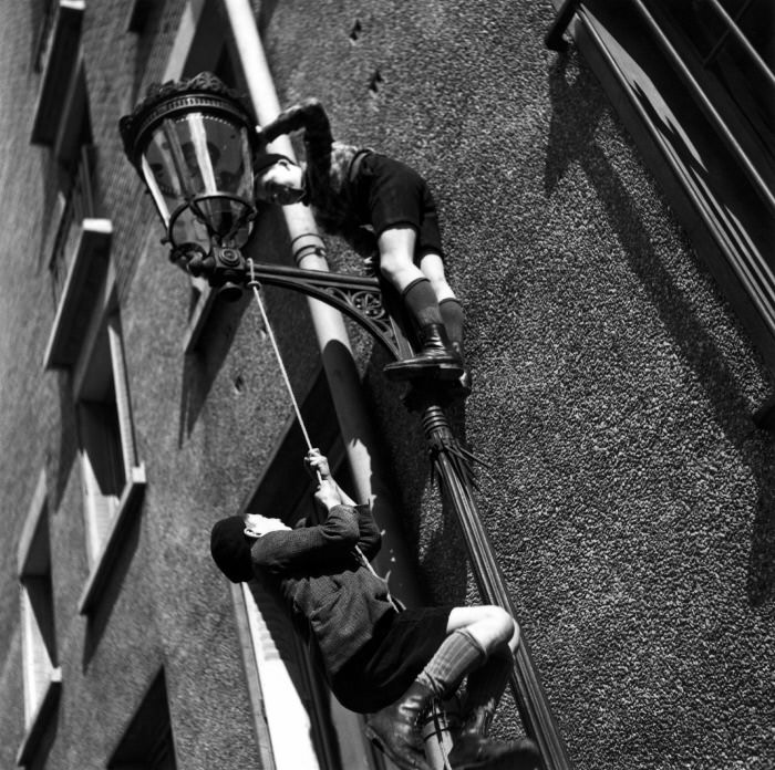 The Street Life of Paris Through the Spectacular Photography of Robert Doisneau, 1930s-1950s