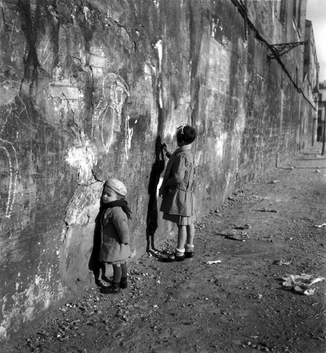 The Street Life of Paris Through the Spectacular Photography of Robert Doisneau, 1930s-1950s