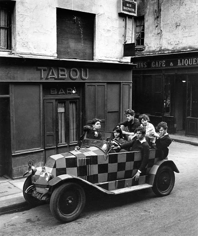 The Street Life of Paris Through the Spectacular Photography of Robert Doisneau, 1930s-1950s