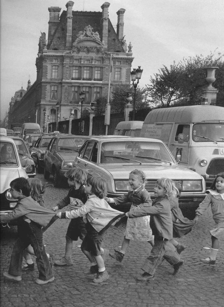 The Street Life of Paris Through the Spectacular Photography of Robert Doisneau, 1930s-1950s