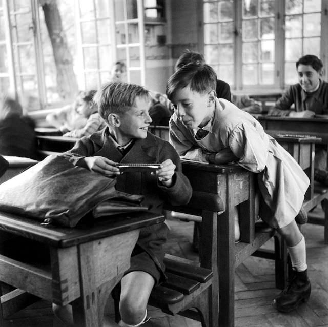 The Street Life of Paris Through the Spectacular Photography of Robert Doisneau, 1930s-1950s