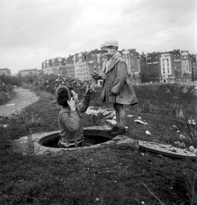 The Street Life of Paris Through the Spectacular Photography of Robert Doisneau, 1930s-1950s