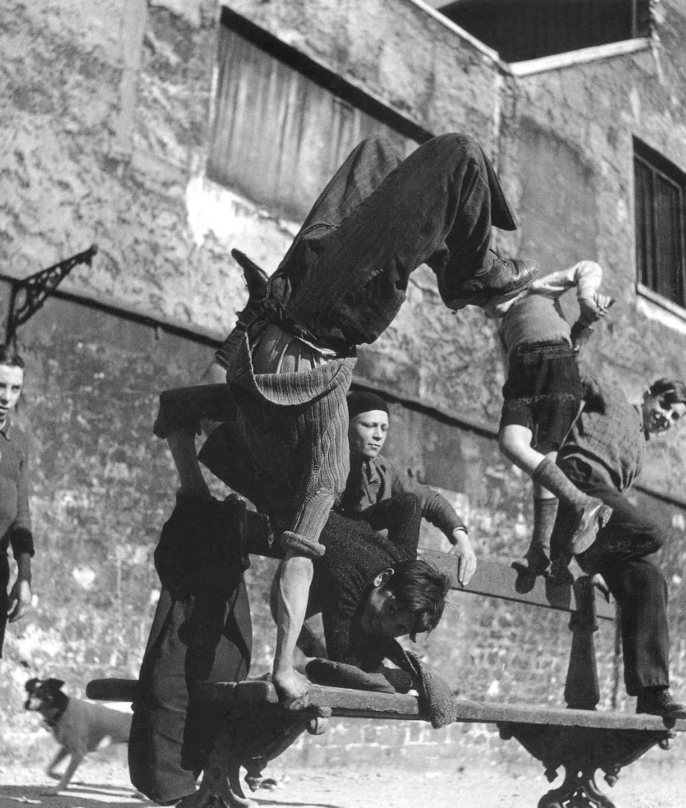 The Street Life of Paris Through the Spectacular Photography of Robert Doisneau, 1930s-1950s