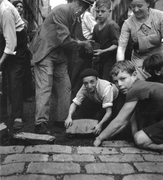 The Street Life of Paris Through the Spectacular Photography of Robert Doisneau, 1930s-1950s