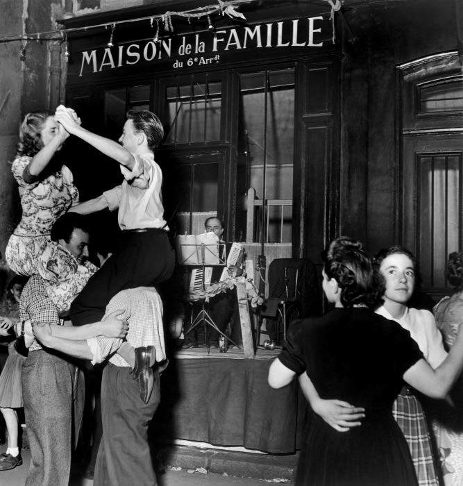 The Street Life of Paris Through the Spectacular Photography of Robert Doisneau, 1930s-1950s