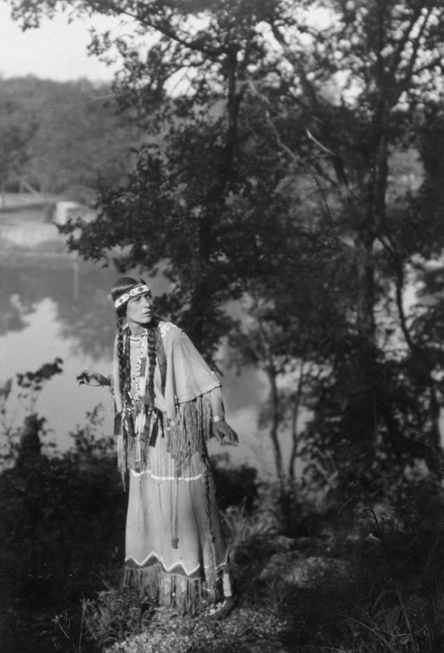 Life Story and Beautiful Photos of Te Ata Thompson Fisher, Indigenous American Actress