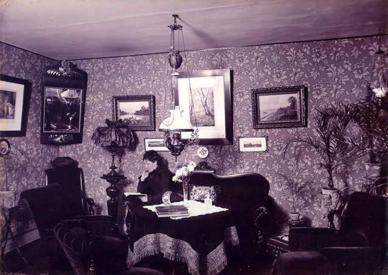 During the Victorian and Edwardian eras, Wallpaper was an essential Decoration of House Interior