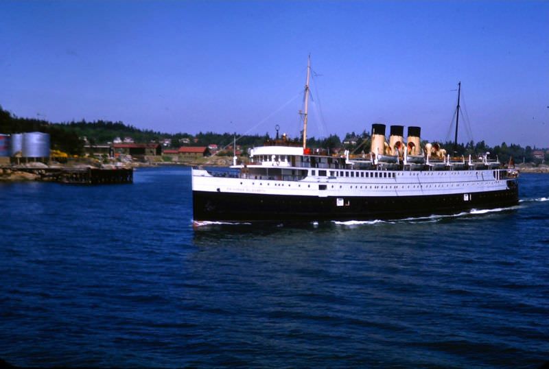 Victoria. Entering harbor, 1947