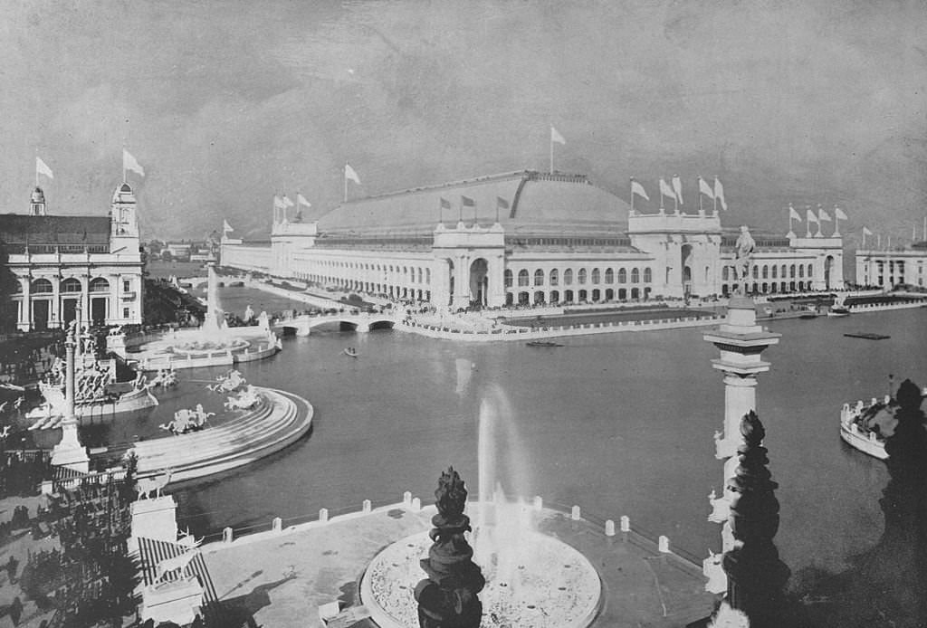 A midsummer scene in and around the Grand Basin with MacMonnies' and Electric Fountains, Chicago, 1893