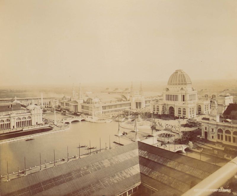 Agriculture Building on left, Machinery Building center, Administration Building on right, World's Columbian Exposition, Chicago, 1893