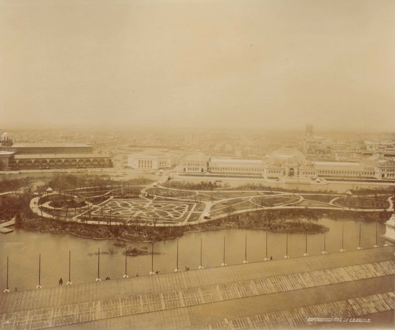 Transportation Building on left, Chinese Building center, and Horticulture Building on right, World's Columbian Exposition, Chicago, 1893